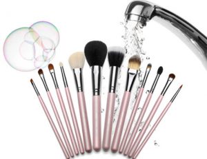 Clean make up brushes