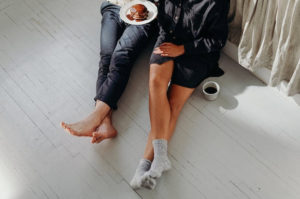 https://www.pexels.com/photo/a-couple-having-breakfast-on-the-floor-3692875/